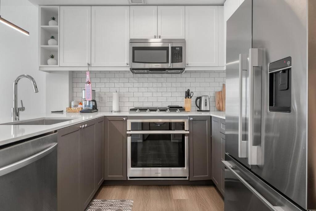 Апартаменти Chic 1Br Kensington Unit W/Parking Калґарі Екстер'єр фото