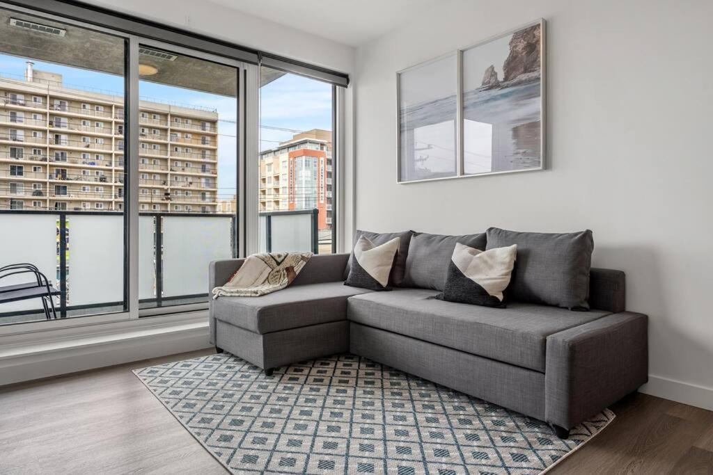 Апартаменти Chic 1Br Kensington Unit W/Parking Калґарі Екстер'єр фото